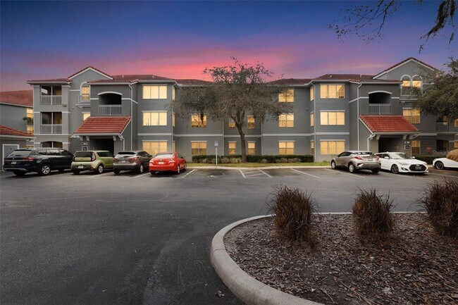 Foto del edificio - 18001 Richmond Pl Dr