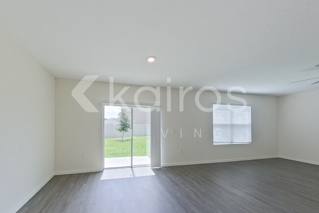 Foto del edificio - 32208 Edson Ave