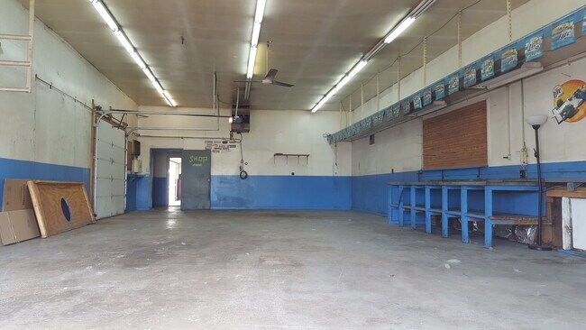 Foto del edificio - 21 E Romeo Rd