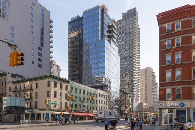 Building Photo - Georgica Condominium