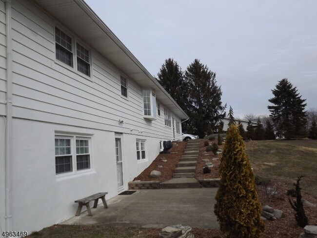 Building Photo - 56 Locust Lake Rd
