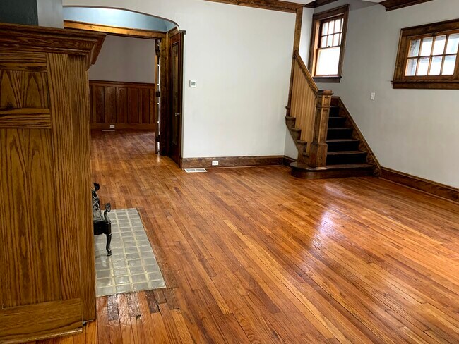 Building Photo - 1115 Parkside Rd