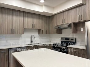 Building Photo - 1036 Coronation Ave