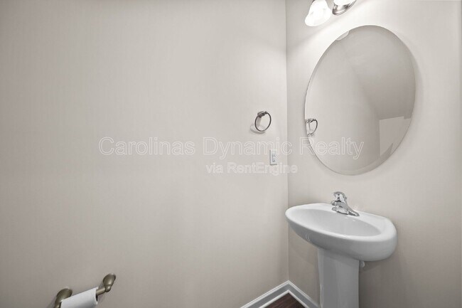 Foto del edificio - 711 Lackey St