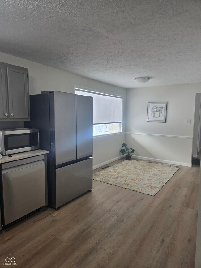 Foto del edificio - 10155 Orchard Park Dr W