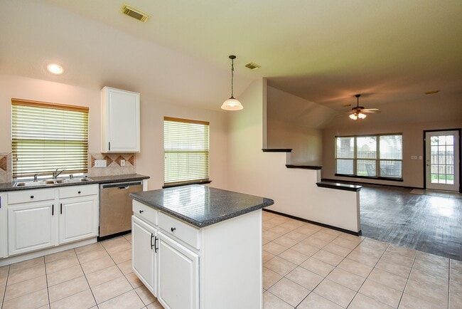 Foto del edificio - 11743 Berkway Trail