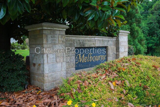 Foto del edificio - 9148 Hillston Ridge Rd