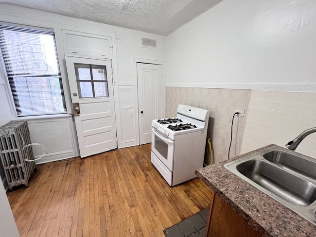 Foto del edificio - 3205 W Cortland St