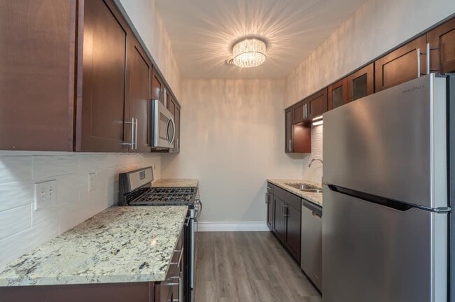 Foto del edificio - 18340 Cherry Creek Dr