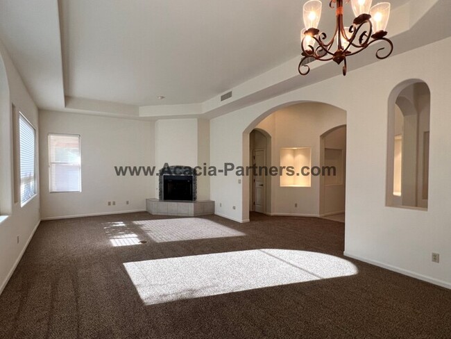 Building Photo - Beautiful Fairway Home on Arizona National