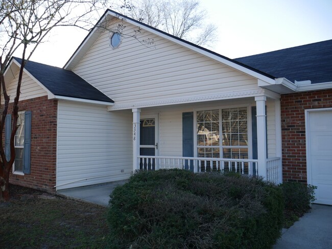 Building Photo - Three bedroom!