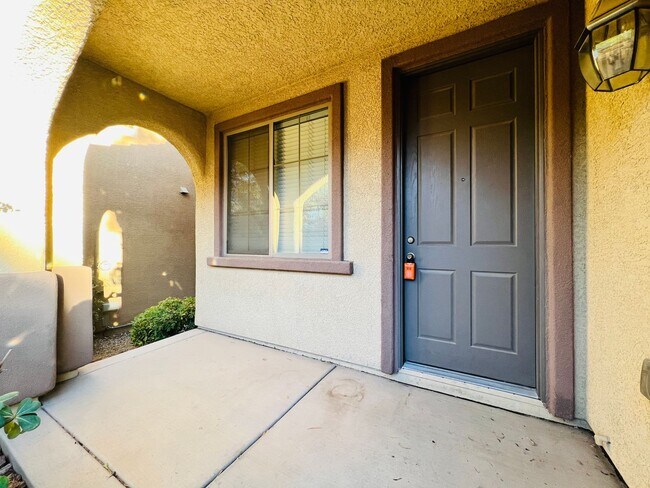 Foto del edificio - Gorgeous two story 3 bedroom 2 Bathroom Ho...
