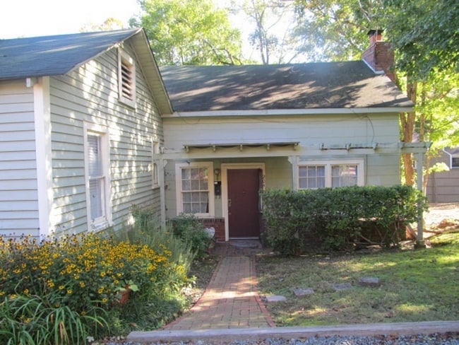 Building Photo - Chapel Hill / 5BR House on Cottage Ln AVAI...