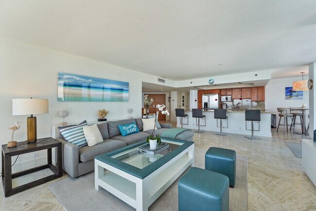 Building Photo - 400 S Pointe Dr