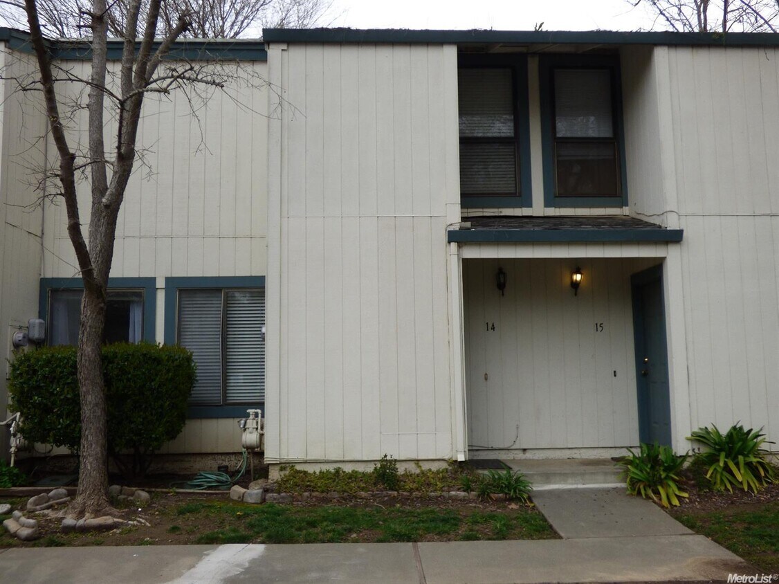 Front - 2300 Sycamore Ln