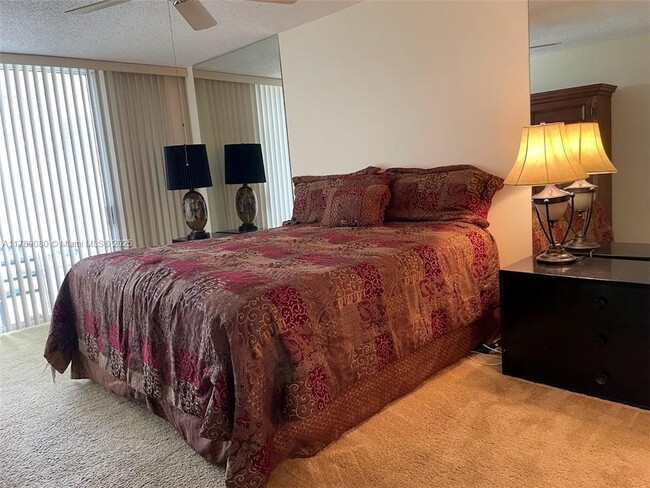 Building Photo - 3465 Via Poinciana