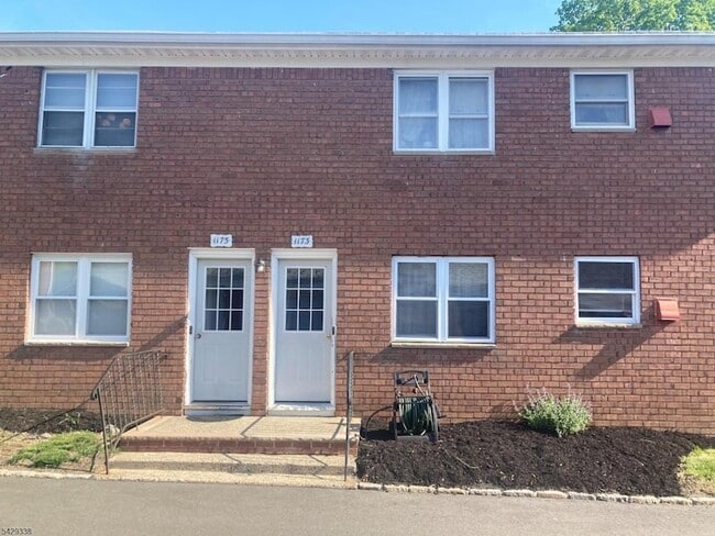 Building Photo - 1173 A Valley Rd