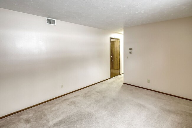 Building Photo - 1-Bed and 1-Bath Apartment Available!