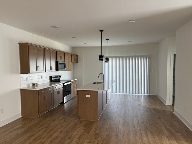 Foto del edificio - 15368 Oasis Sun Wy
