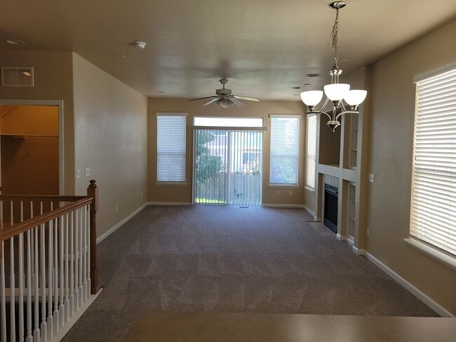 Building Photo - 7747 Mountain Laurel Dr