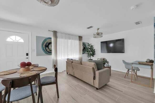 Foto del edificio - 208 W Gardenia St