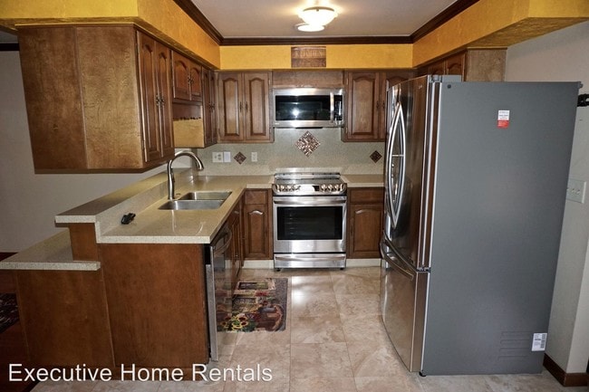 Building Photo - 4130 Aspen Ln