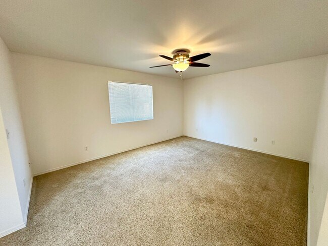 Building Photo - 1204 N Brooklane St