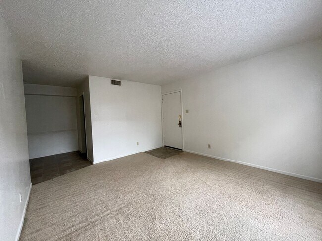 Foto del edificio - 4308 Lake Rd