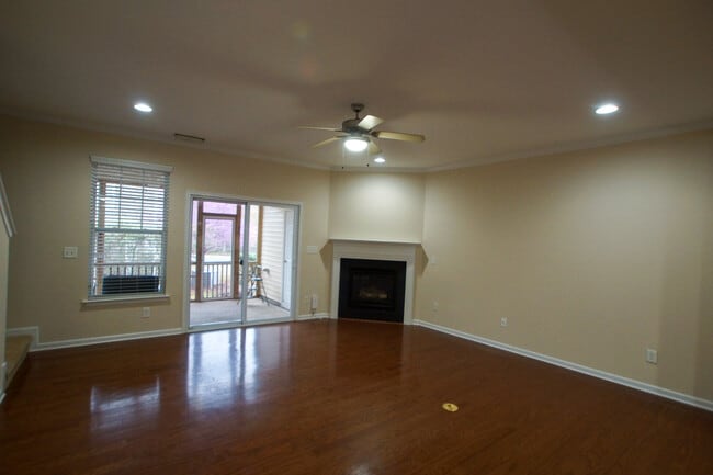 Foto del edificio - 2404 Swans Rest Way