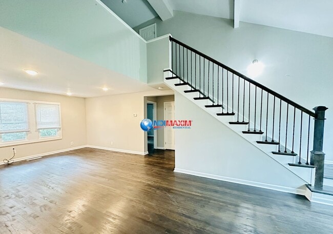Foto del edificio - Renovated 4-bedroom ranch in Stone Mountain