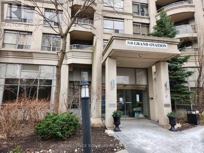 Building Photo - 310 Burnhamthorpe Rd W