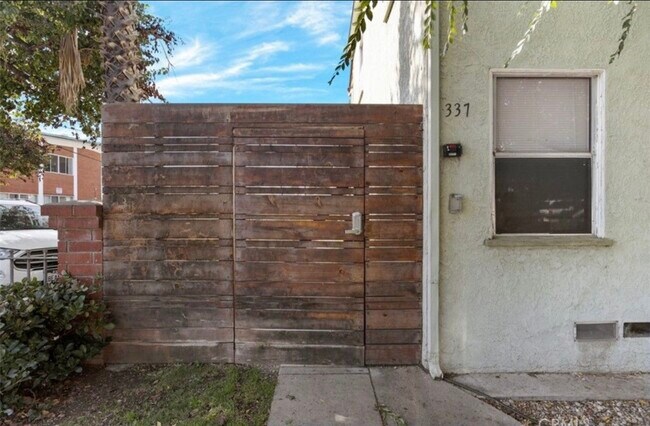 Foto del edificio - 337 Lime Ave