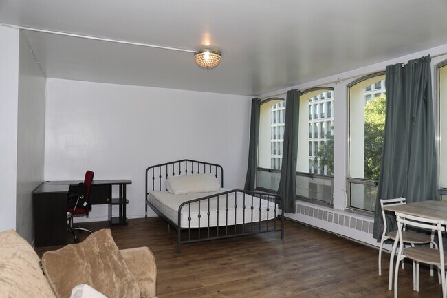 Foto del edificio - 1400 E 55th Pl