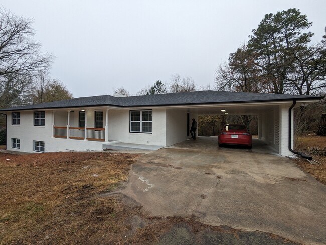 Building Photo - 11178 Cumming Hwy