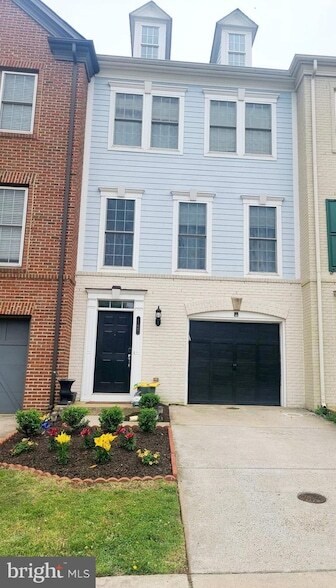 Primary Photo - 565 Dandelion Terrace SE