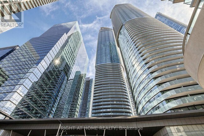 Building Photo - 14 York St