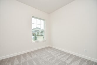 Building Photo - 146 Amaranth Wy