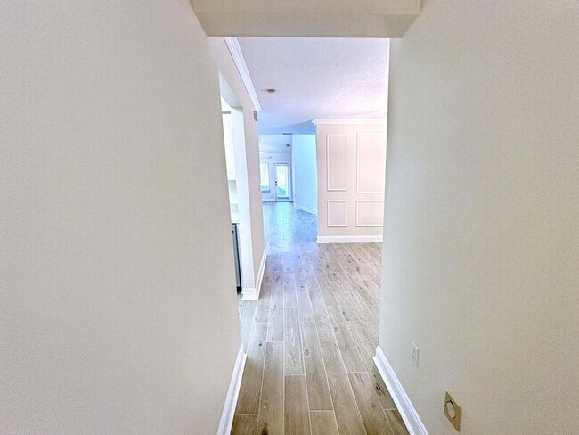Foto del edificio - 13634 Lake Pointe Dr S