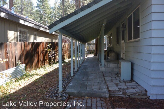 Building Photo - 2522 Elwood Ave