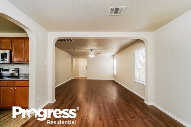 Foto del edificio - 6914 Cutting Creek