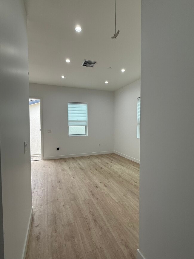 Building Photo - 17735 Ludlow St