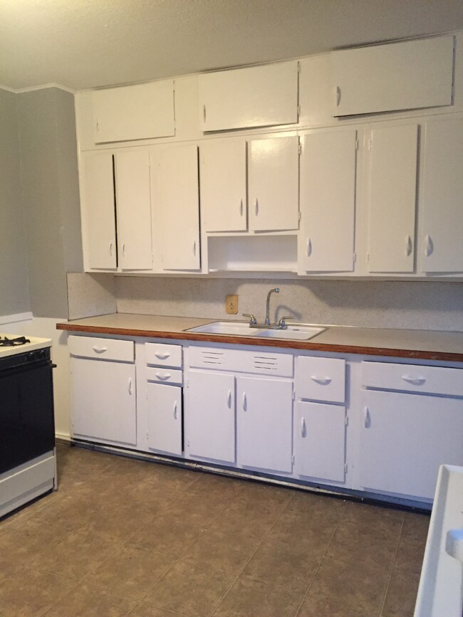 Foto del edificio - 1324 Hamilton Ave NW