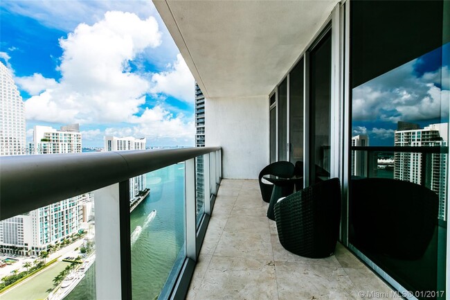 Foto del edificio - 485 Brickell Ave