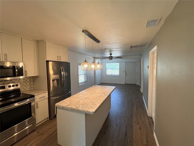 Building Photo - 335 N Myrtle Ave