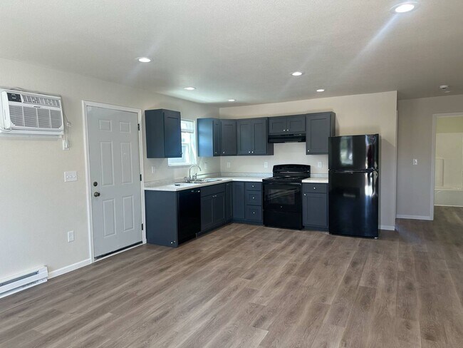 Foto del edificio - NEW Two Bedroom Duplex
