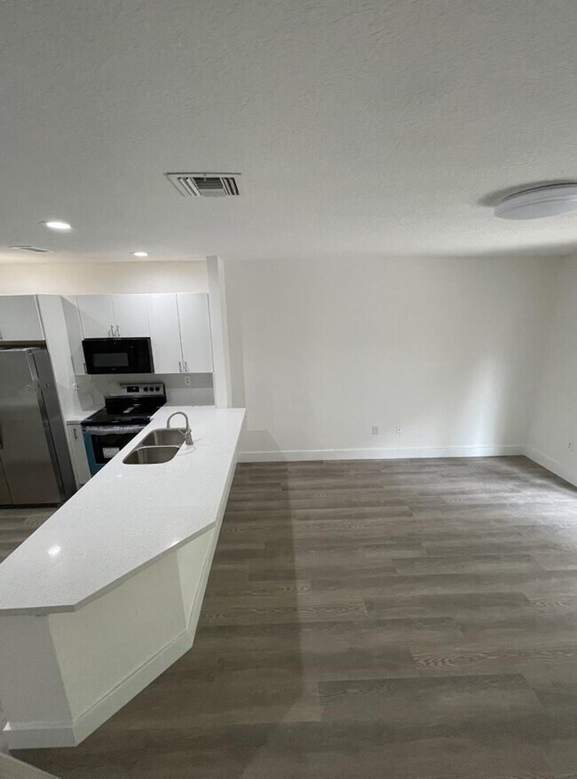 Foto del edificio - 5725 NW 114th Path