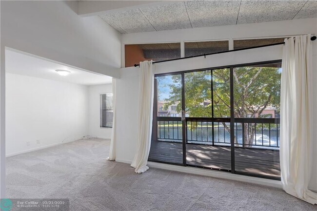 Foto del edificio - 9717 N New River Canal Rd