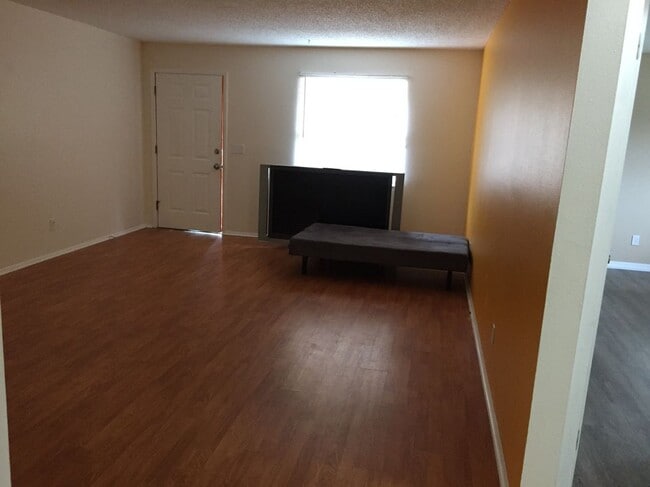 Building Photo - 3175 Phoenix Ave