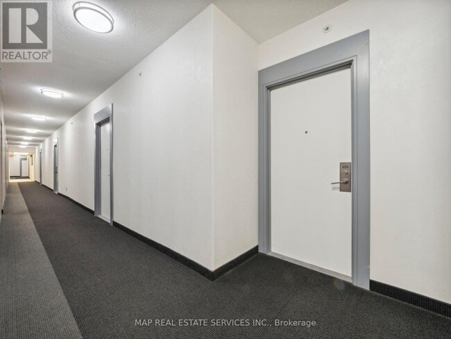 Building Photo - 15-815 James Finlay Way