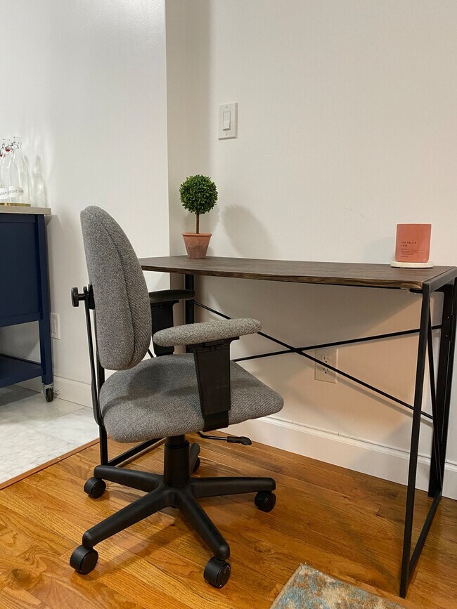 Foto del edificio - 317 E 75th St